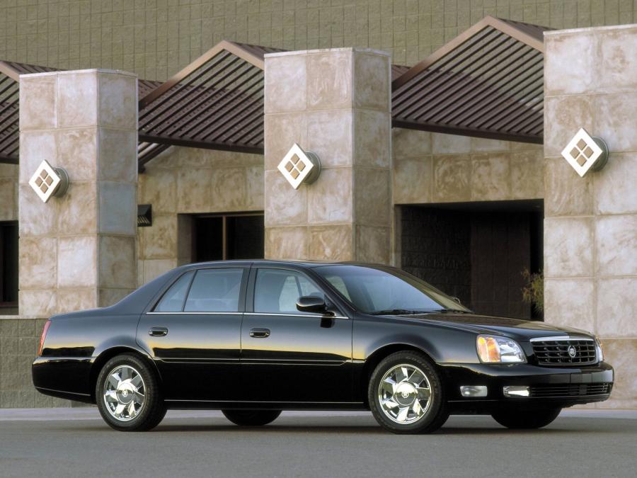  Cadillac DeVille DTS 2000 года  (фото 8 из 16)